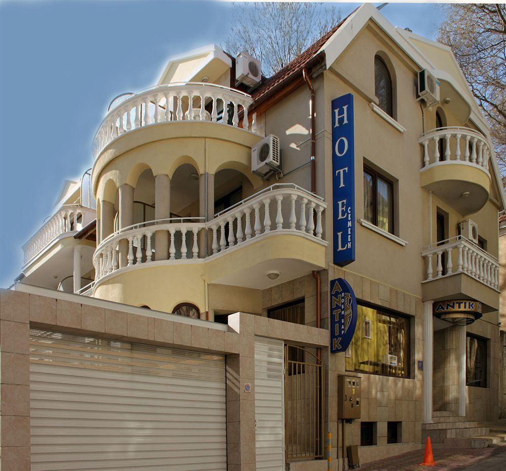 Antik Hotel Varna Exterior photo